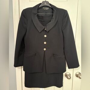 E.R. Gerard Black Women's 2-Piece Skirt Suit
